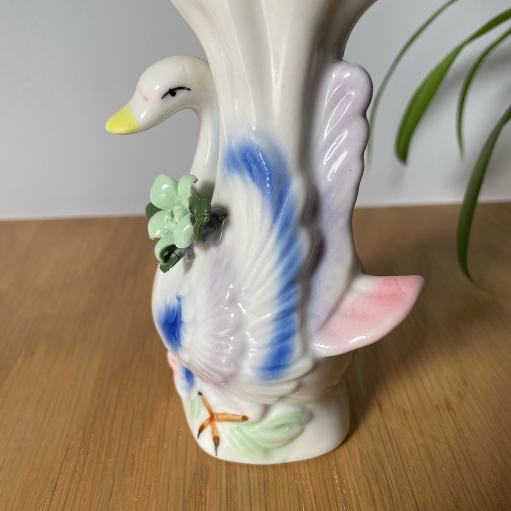 Mid-century Porcelain Swan Bud Vase with Pastel Accents - Picture 11 of 14